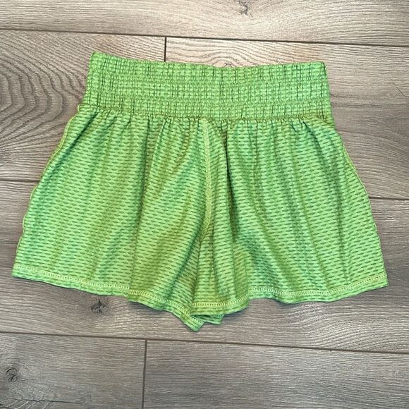 NWOT Noli Yoga Liquid Mesh High Waist Ivy Green Shorts Size Small - Picture 4 of 9